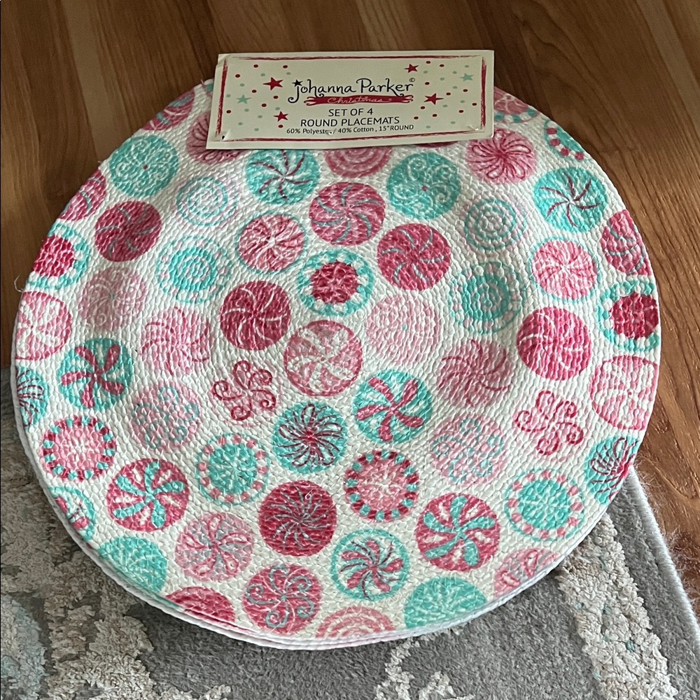 Johanna Parker Pastel Peppermint Swirl Round Placemats Set of 4 NEW Holiday